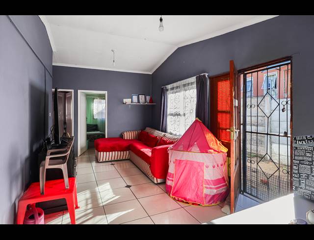 3 BEDROOM HOUSE FOR SALE IN BUFFALO FLATS